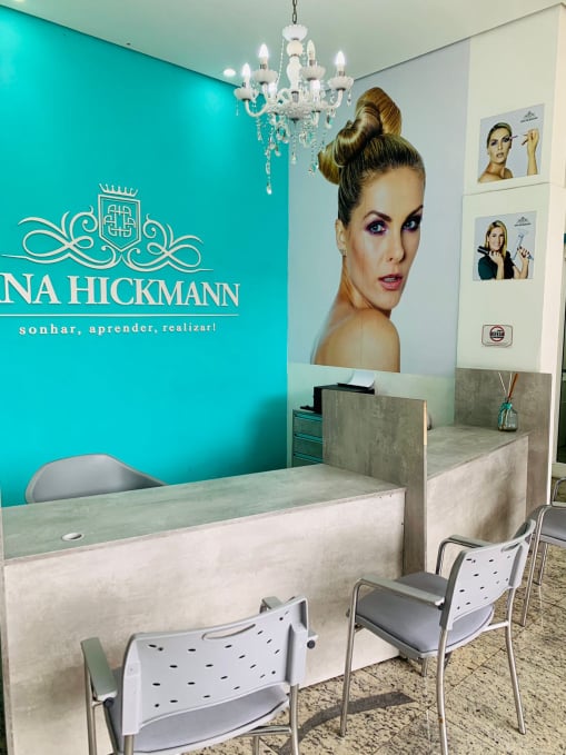 Cursos profissionalizantes de maquiagem, barbeiro, cabeleireiro, manicure, extensão de cílios, design de sobrancelhas, alongamento de unhas, unhas decoradas, micropigmentação curso de tranças Jardim Ângela