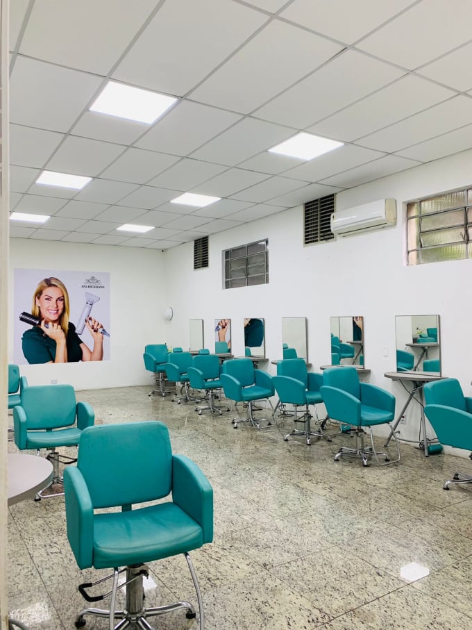 Cursos profissionalizantes de maquiagem, barbeiro, cabeleireiro, manicure, extensão de cílios, design de sobrancelhas, alongamento de unhas, unhas decoradas, micropigmentação curso de tranças Jardim Ângela
