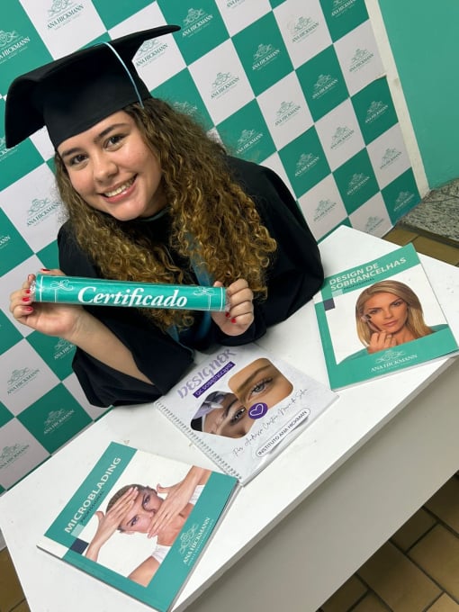 Cursos profissionalizantes de maquiagem, barbeiro, cabeleireiro, manicure, extensão de cílios, design de sobrancelhas, alongamento de unhas, unhas decoradas, micropigmentação curso de tranças Jardim Ângela.